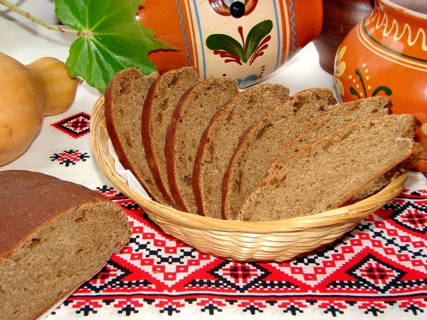 Как приготовить домашний хлеб в духовке. Ржаной хлеб с солодом