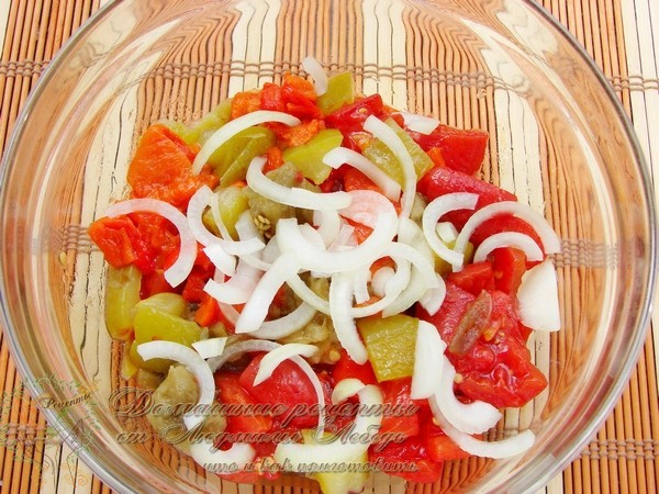 Салат из запеченных баклажанов